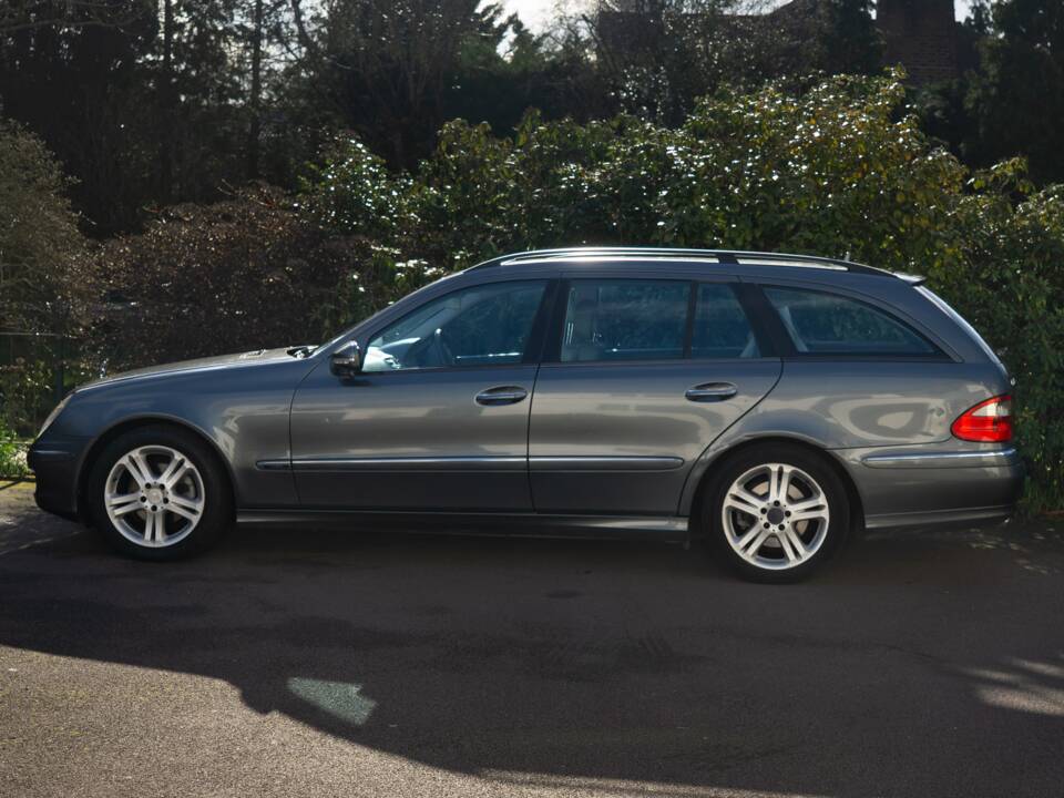 Immagine 2/25 di Mercedes-Benz E 280 CDI T (2009)