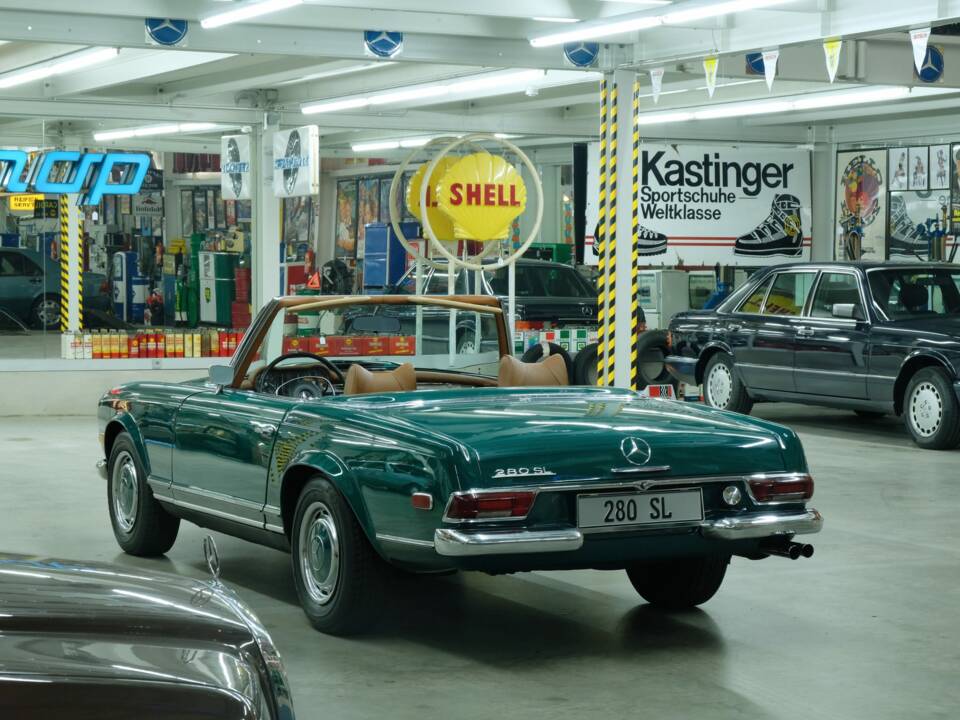 Image 8/50 de Mercedes-Benz 280 SL (1968)