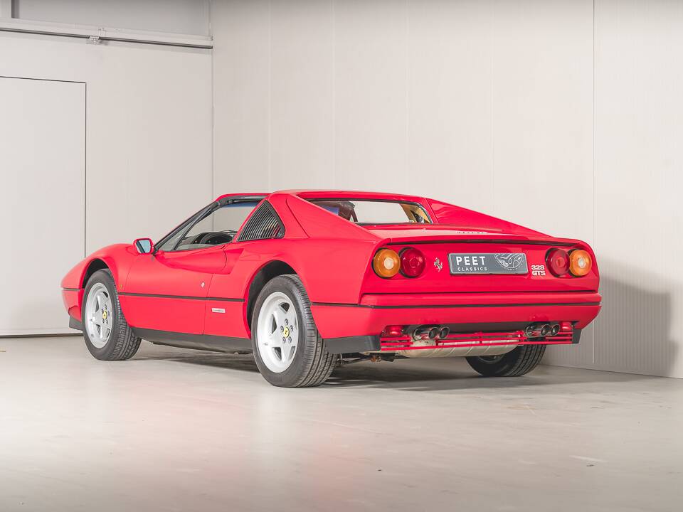Bild 4/43 von Ferrari 328 GTS (1985)