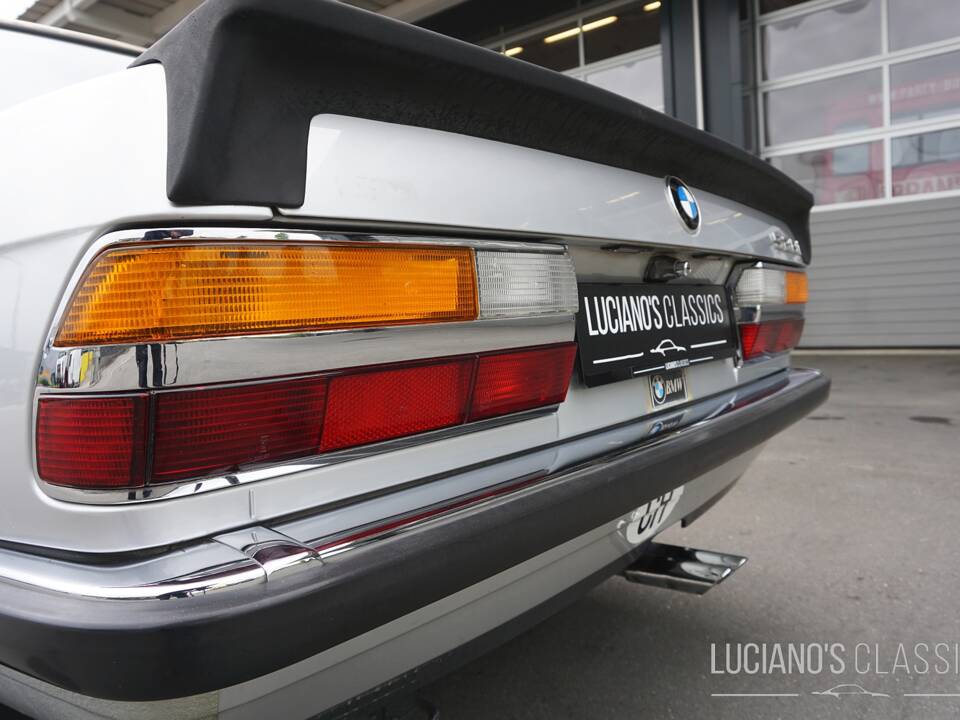 Image 24/59 of BMW 528i (1982)