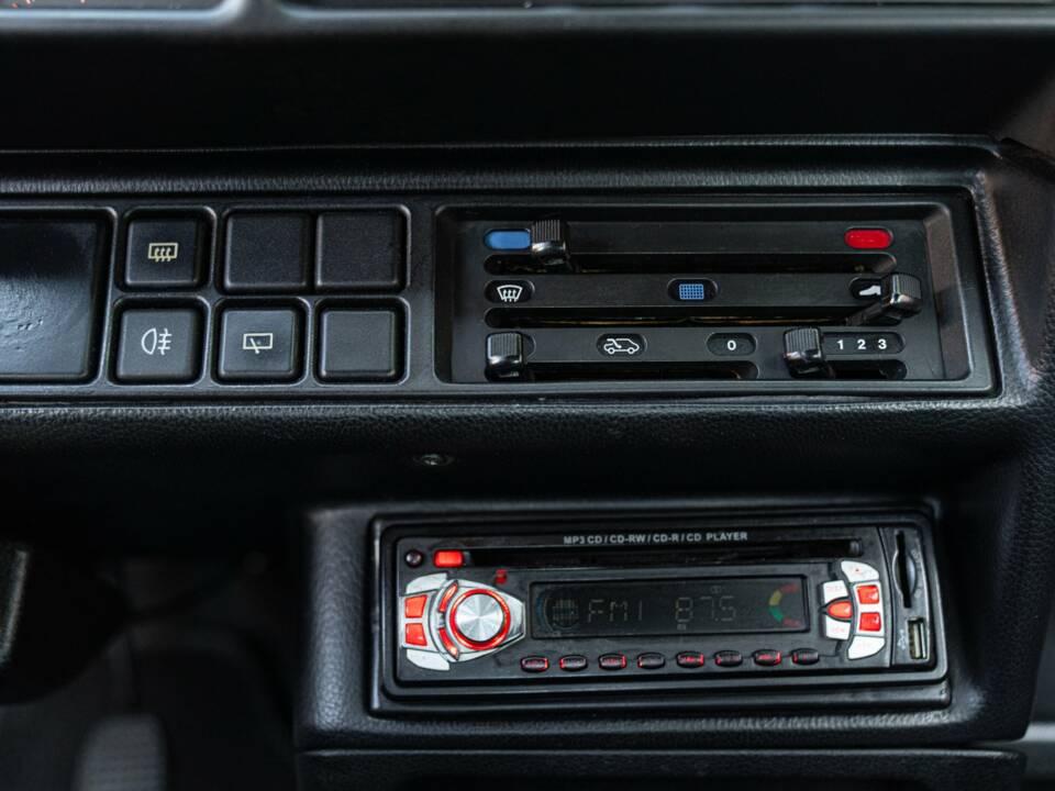 Image 34/50 of FIAT Ritmo 105 TC (1990)