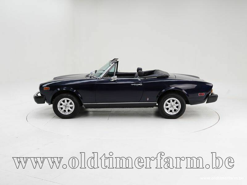 Image 8/15 of FIAT 124 Spider CS1 (1977)