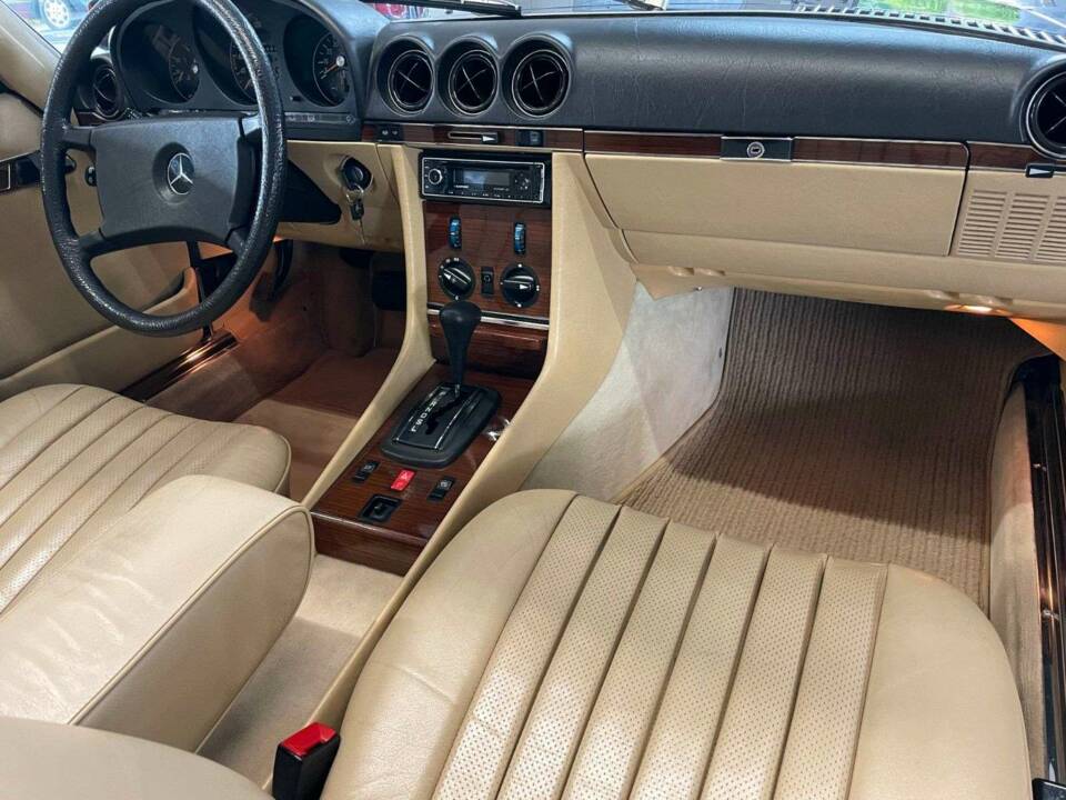 Image 15/19 of Mercedes-Benz 280 SL (1983)