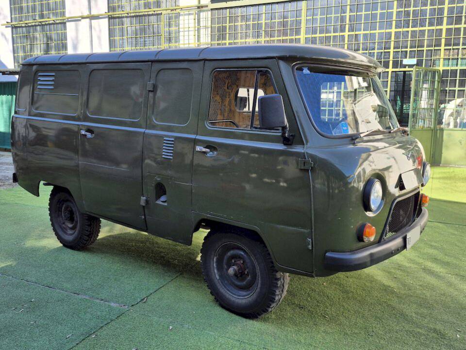 Image 8/51 of UAZ 3741 (1991)