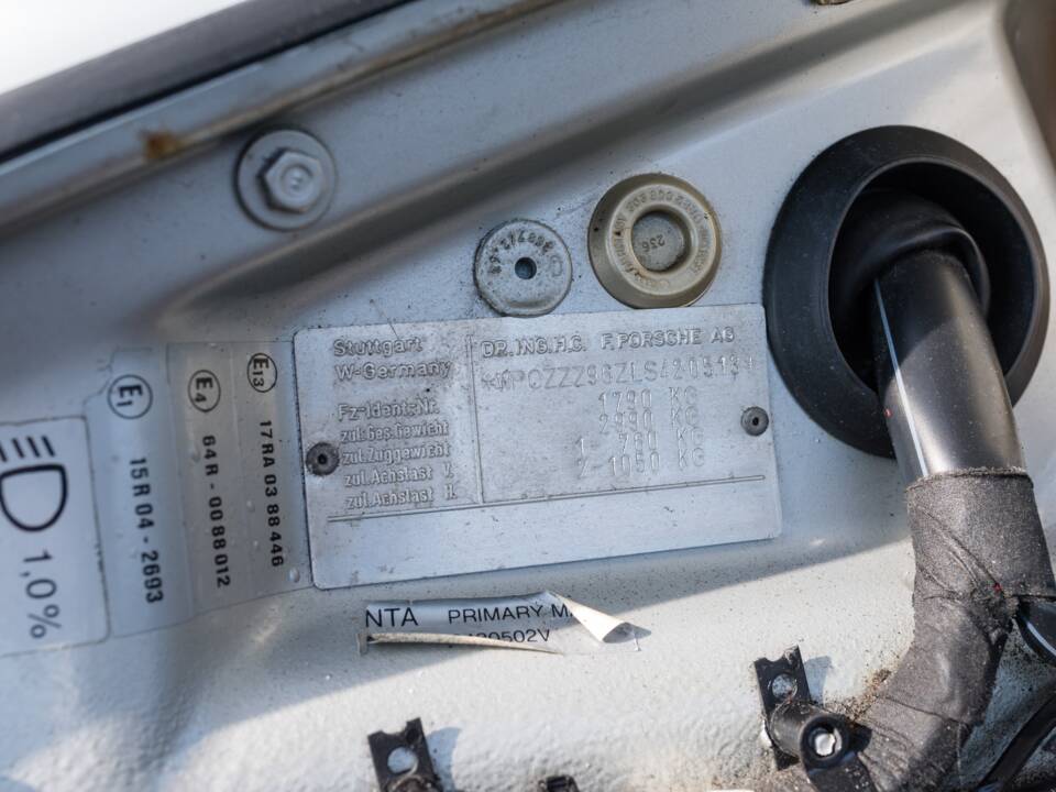 Bild 49/56 von Porsche 911 Carrera 4 (1990)