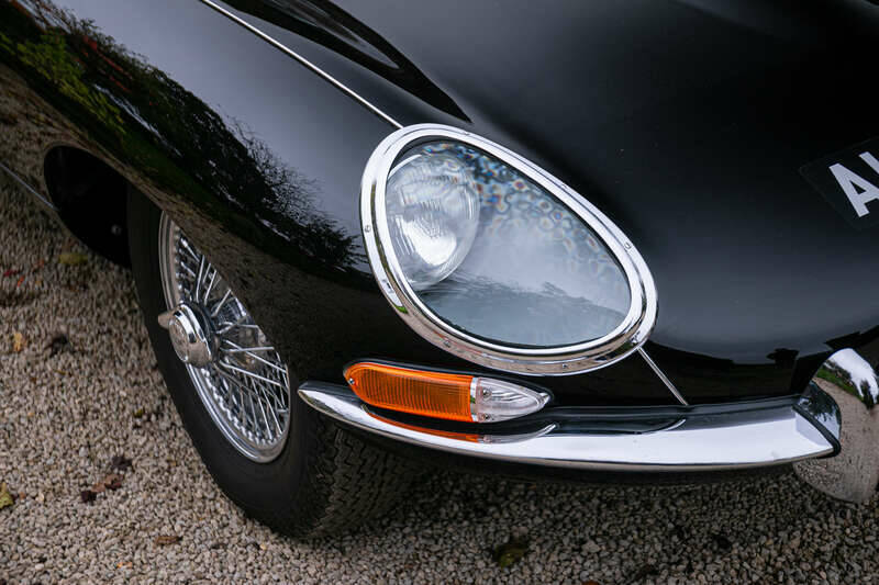 Image 13/50 de Jaguar E-Type (1967)