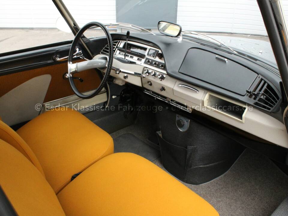 Immagine 16/35 di Citroën DS 21 (1968)