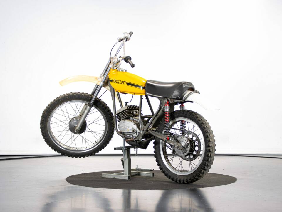 Imagen 2/15 de Ancillotti Scarabeo A 50 (1970)