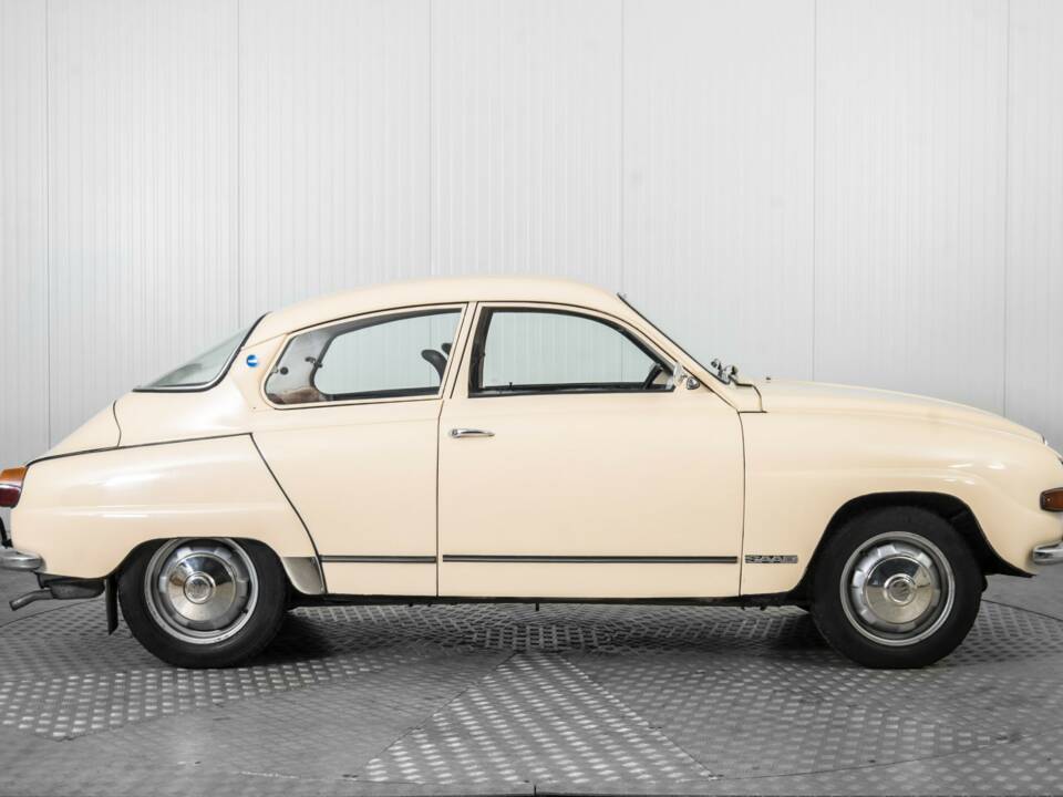 Image 10/50 de Saab 96 V4 (1971)