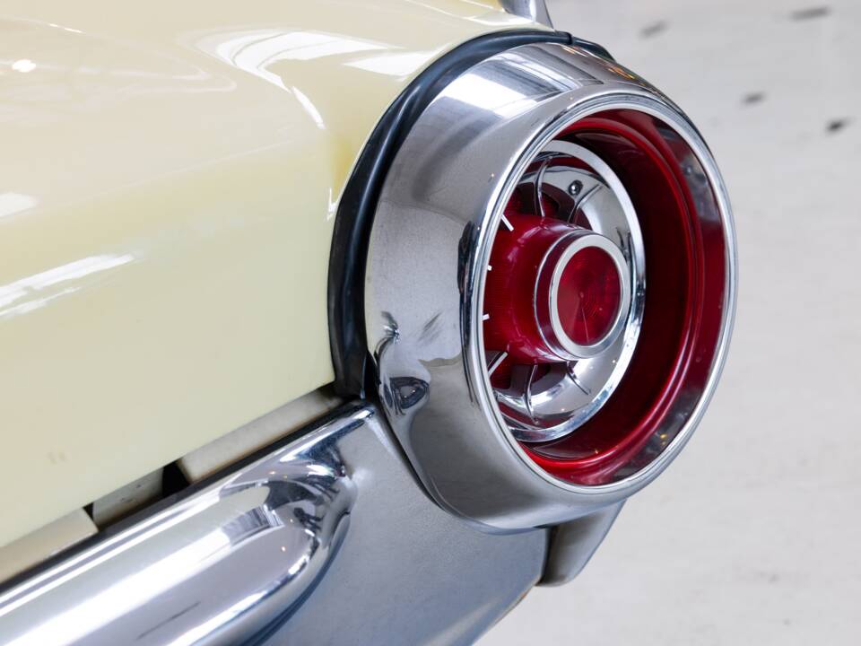 Bild 36/40 von Ford Thunderbird (1962)