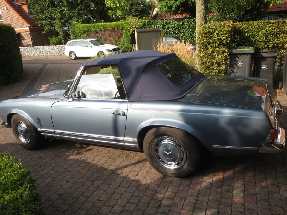 Image 11/38 de Mercedes-Benz 280 SL (1970)