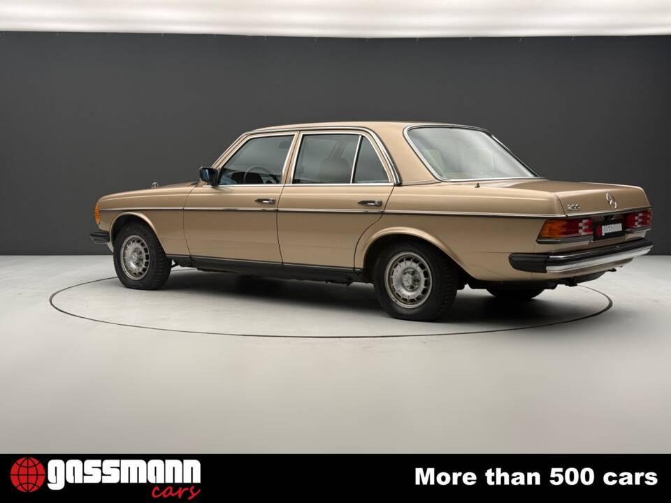 Image 6/15 of Mercedes-Benz 200 (1982)