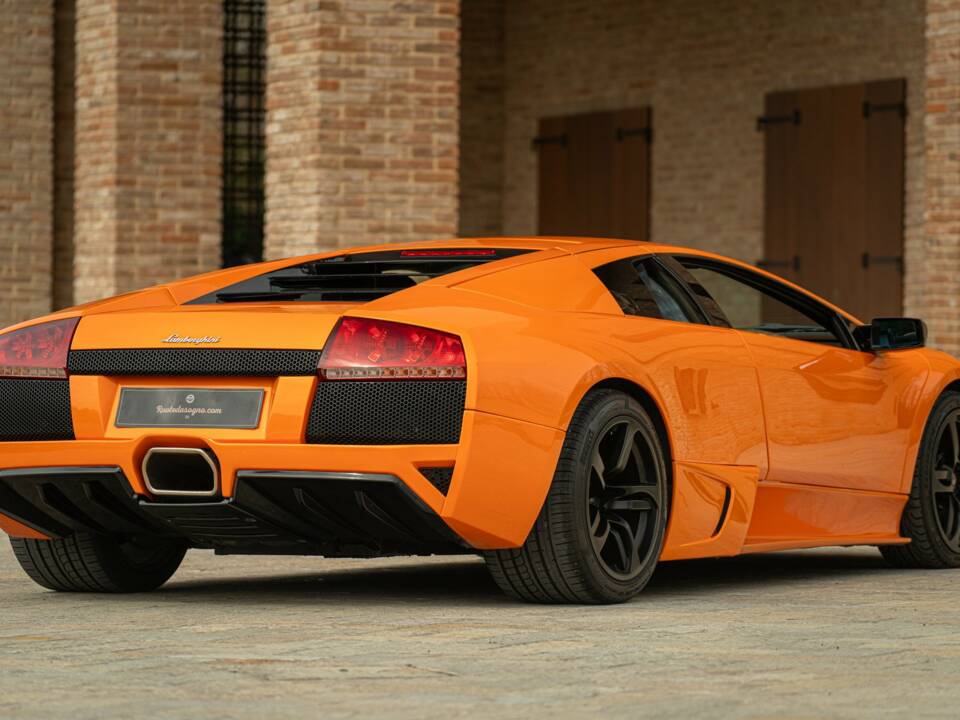 Image 7/50 of Lamborghini Murciélago (2003)