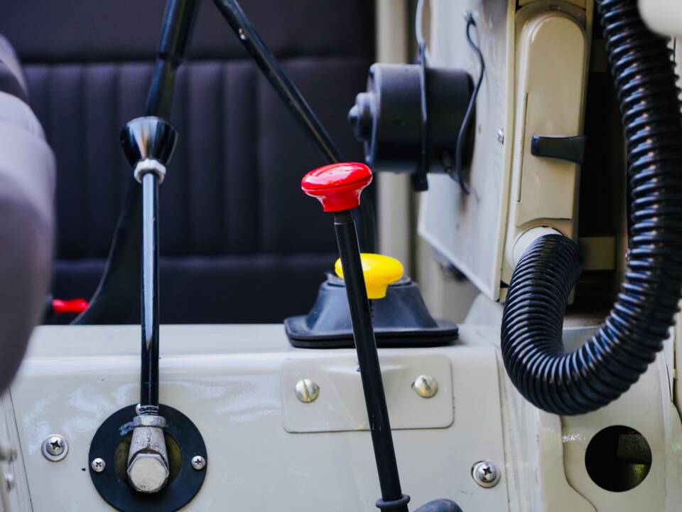 Bild 98/100 von Land Rover 88 (1968)