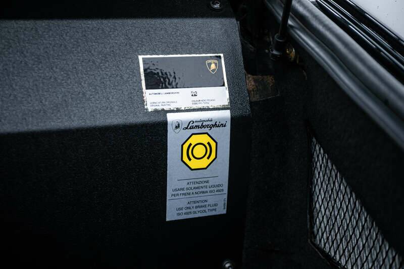 Image 37/43 of Lamborghini Diablo VT 6.0 (2000)