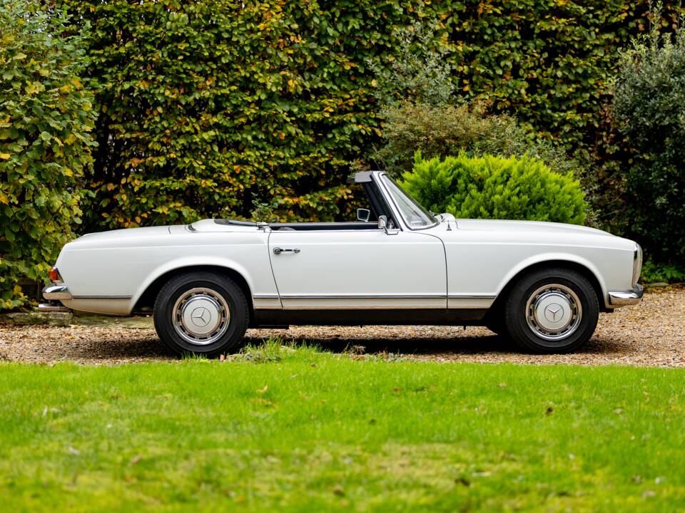 Image 2/50 of Mercedes-Benz 280 SL (1968)