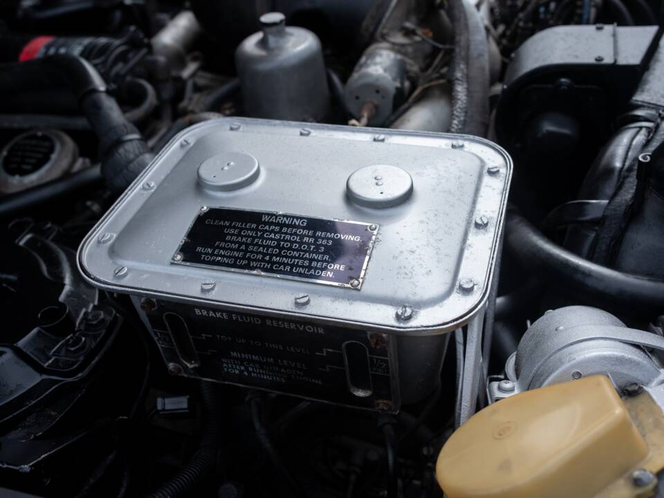 Image 28/50 of Rolls-Royce Silver Shadow I (1976)