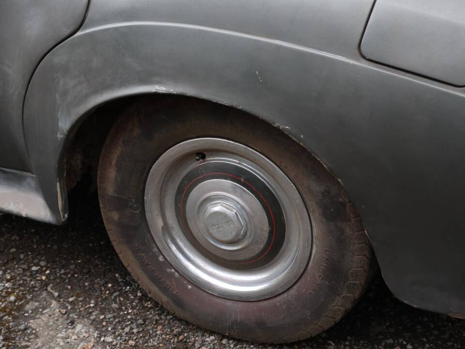 Image 28/50 of Bentley S 1 (1956)