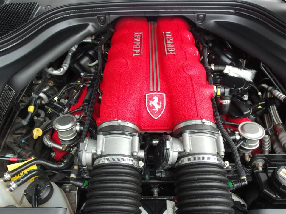 Image 76/99 of Ferrari California (2010)