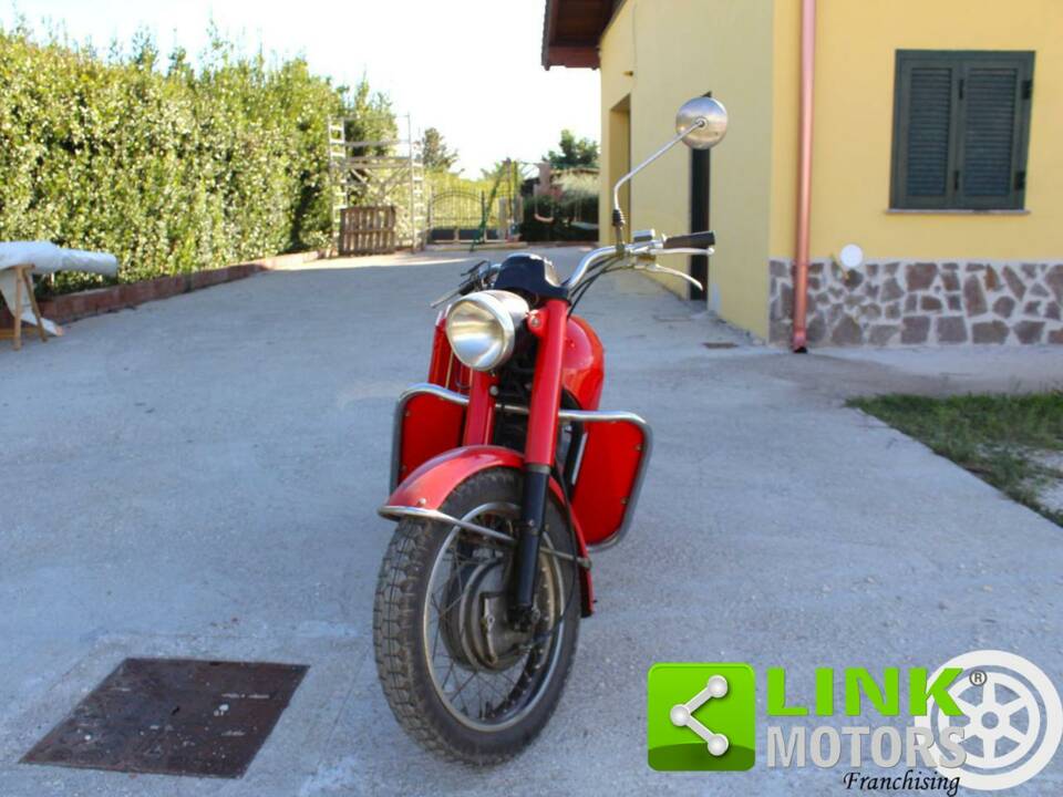 Image 7/10 of Moto Guzzi DUMMY (1970)
