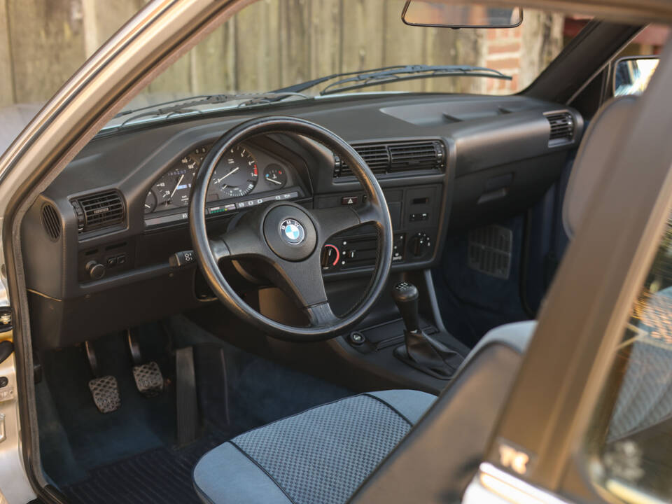 Image 18/120 of BMW 323i Baur TC (1984)