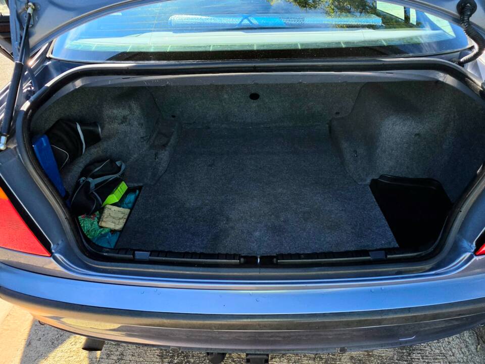 Bild 3/10 von BMW 318i (1998)
