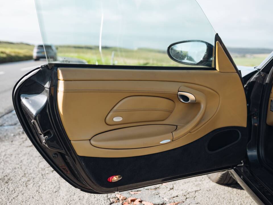 Imagen 16/50 de Porsche 911 Carrera 4 (2001)