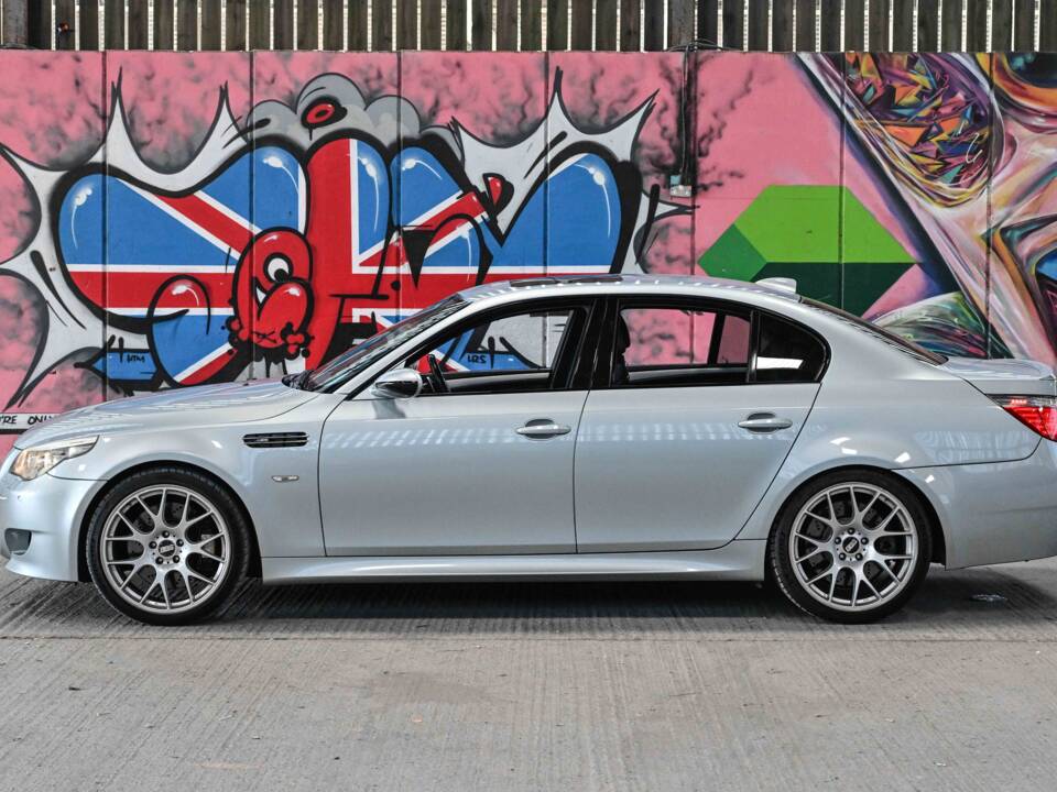 Immagine 6/58 di BMW M5 (2007)