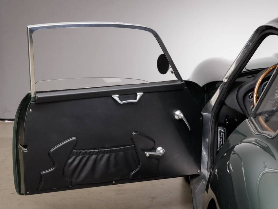 Bild 17/29 von Aston Martin DB 4 GT Zagato (1961)