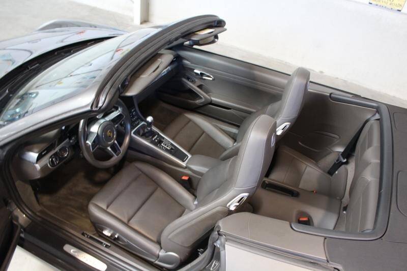 Image 11/13 of Porsche 911 Carrera (2016)