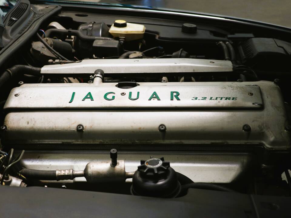 Bild 21/29 von Jaguar XJ6 3.2 Executive (1997)