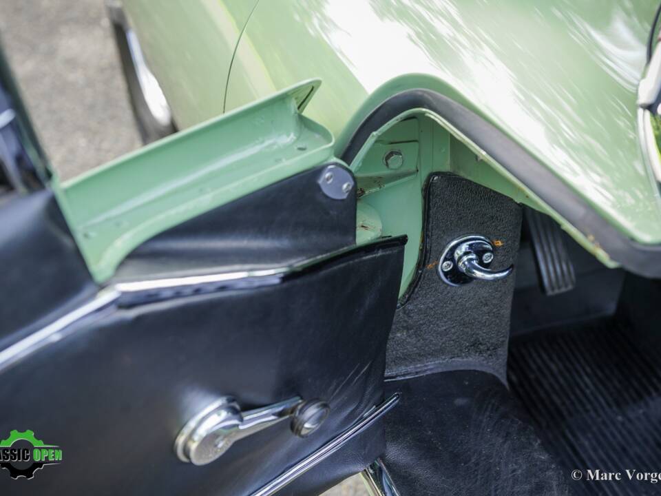 Image 33/60 de Jaguar E-Type (1969)