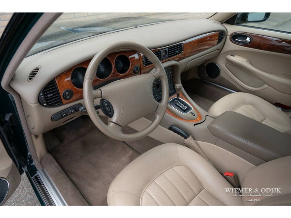 Bild 6/32 von Jaguar XJ 8 Executive (1998)