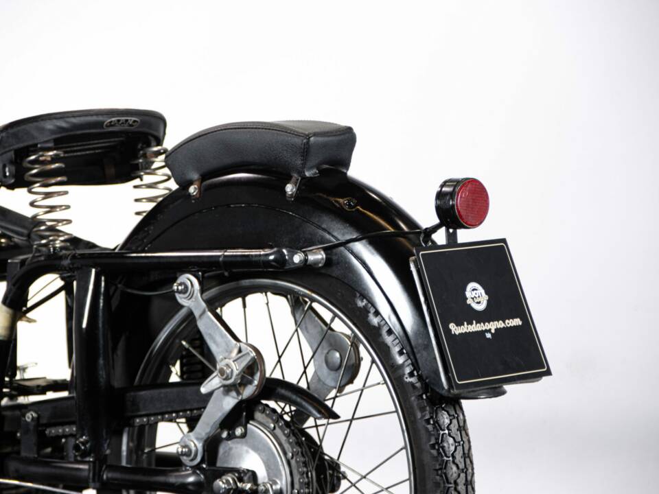 Bild 15/50 von Gilera 150 Sport (1951)