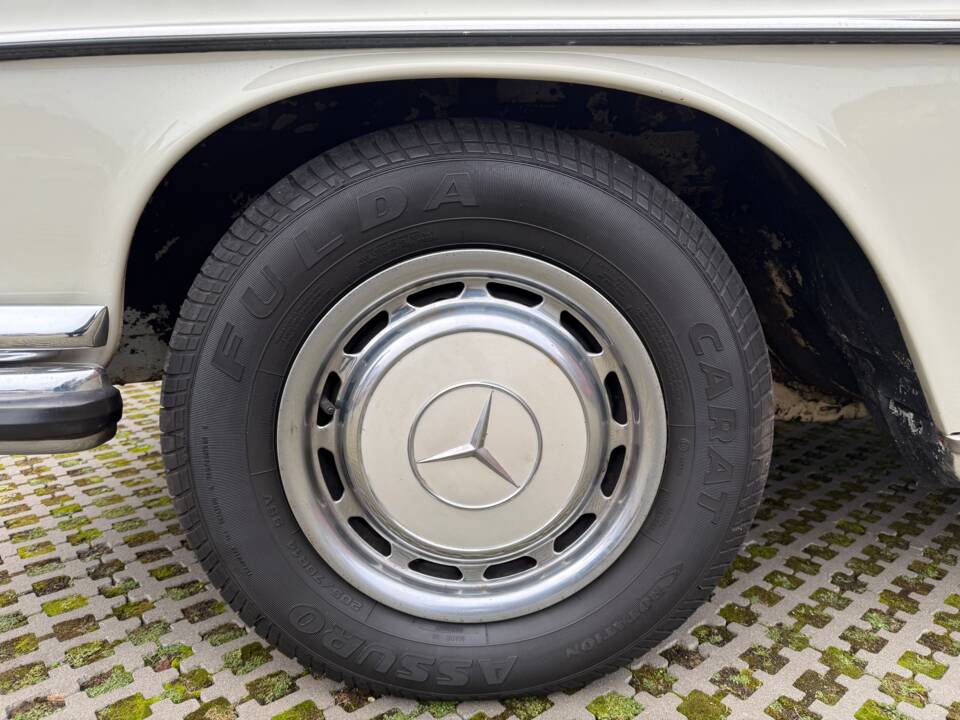 Image 6/44 of Mercedes-Benz 280 SEL 3,5 (1971)