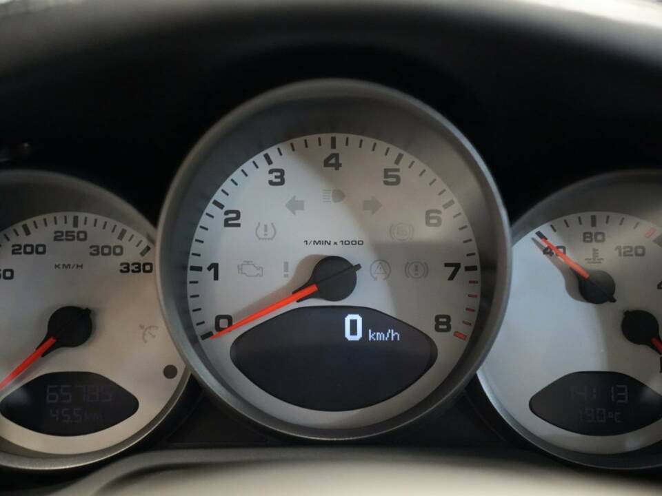 Image 9/15 of Porsche 911 Carrera S (2004)