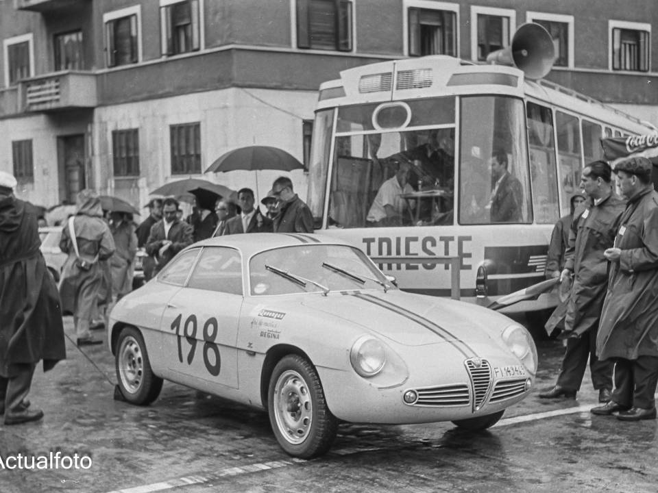 Image 41/50 of Alfa Romeo Giulietta SZ (1961)