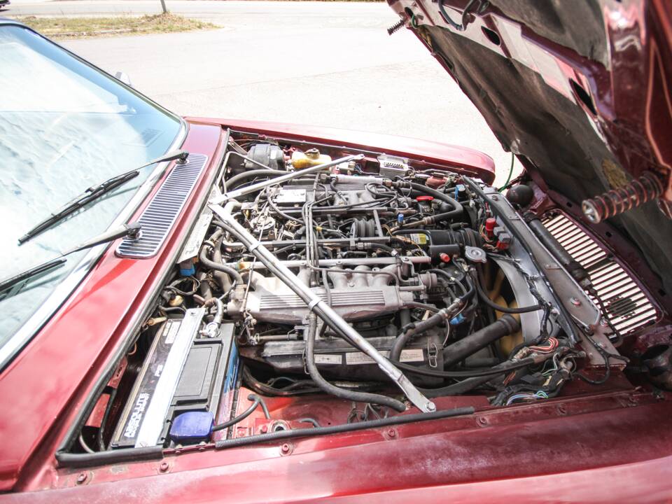Image 37/44 of Jaguar XJ 12 (1990)