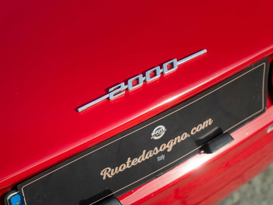 Bild 17/50 von Alfa Romeo 2000 GT Veloce (1973)