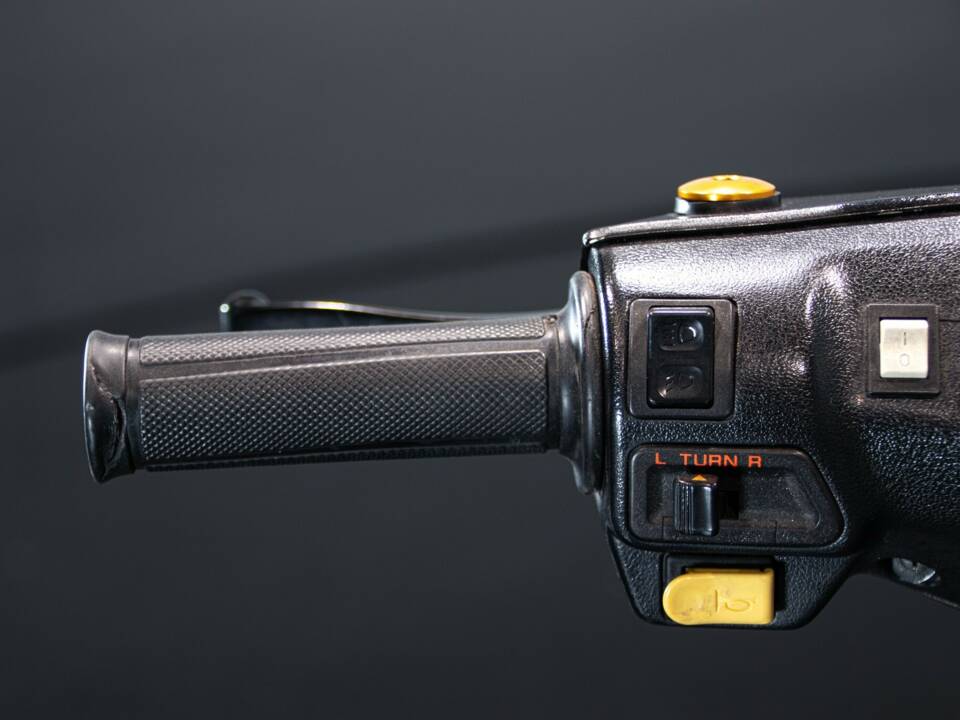 Image 13/50 of Honda DIO ZX (1993)