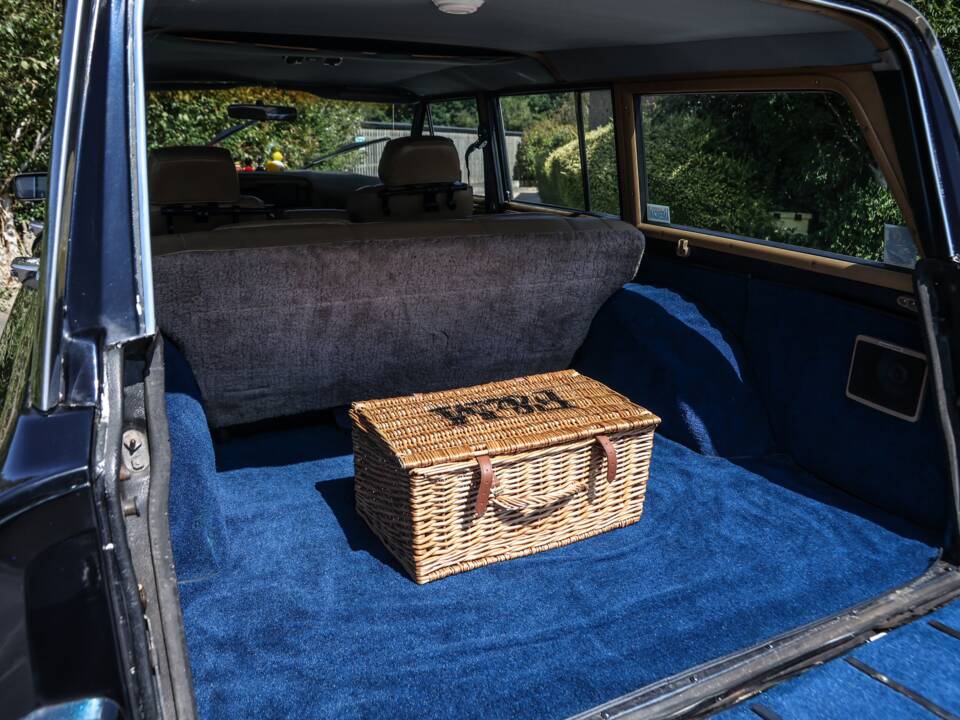 Bild 43/44 von Jeep Grand Wagoneer (1988)