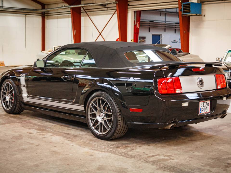 Image 4/49 of Ford Mustang GT (2006)