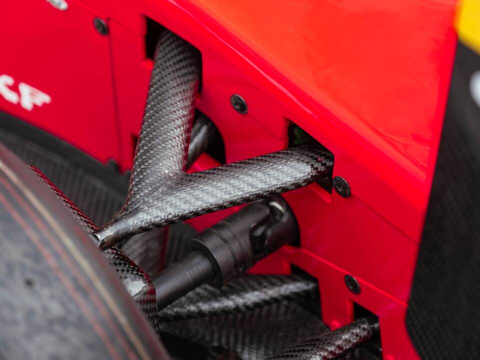 Image 20/85 of Ferrari 641 (1990)