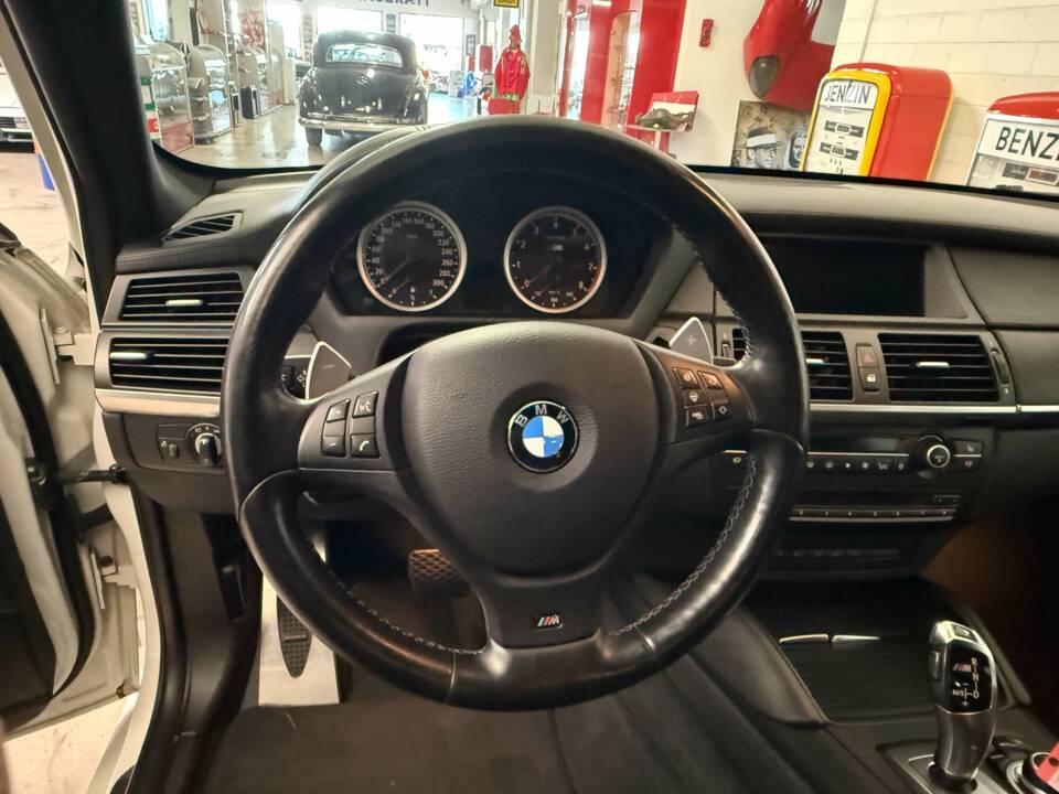 Image 8/20 of BMW X6 M (2010)