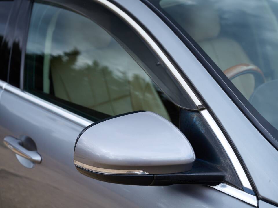Bild 23/50 von Jaguar XJ 5.0 (2010)