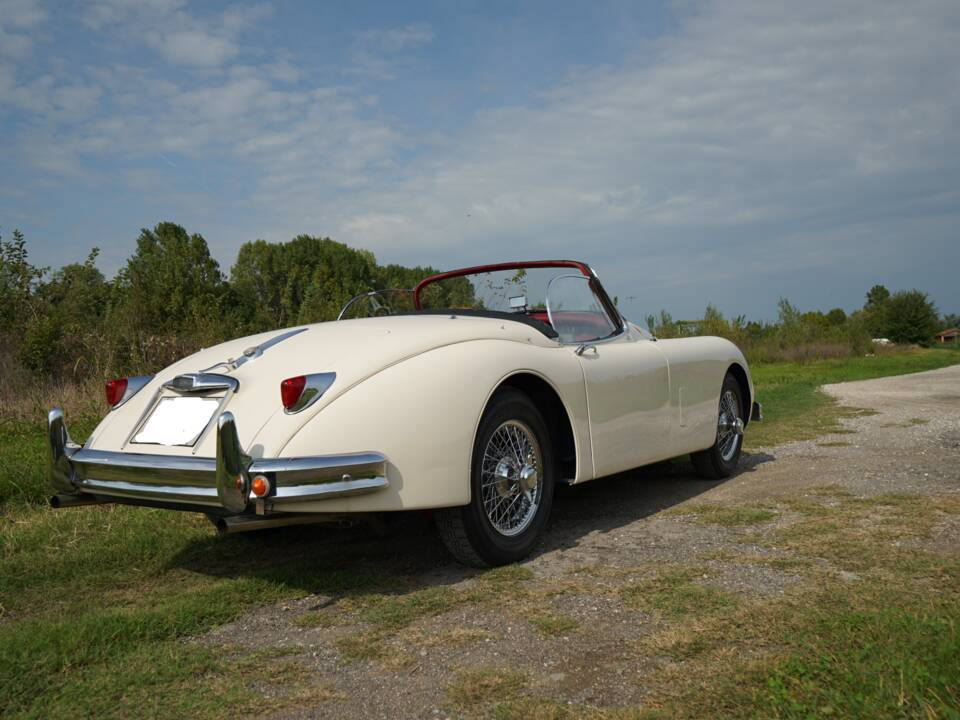 Afbeelding 15/58 van Jaguar XK 150 3.4 S OTS (1958)