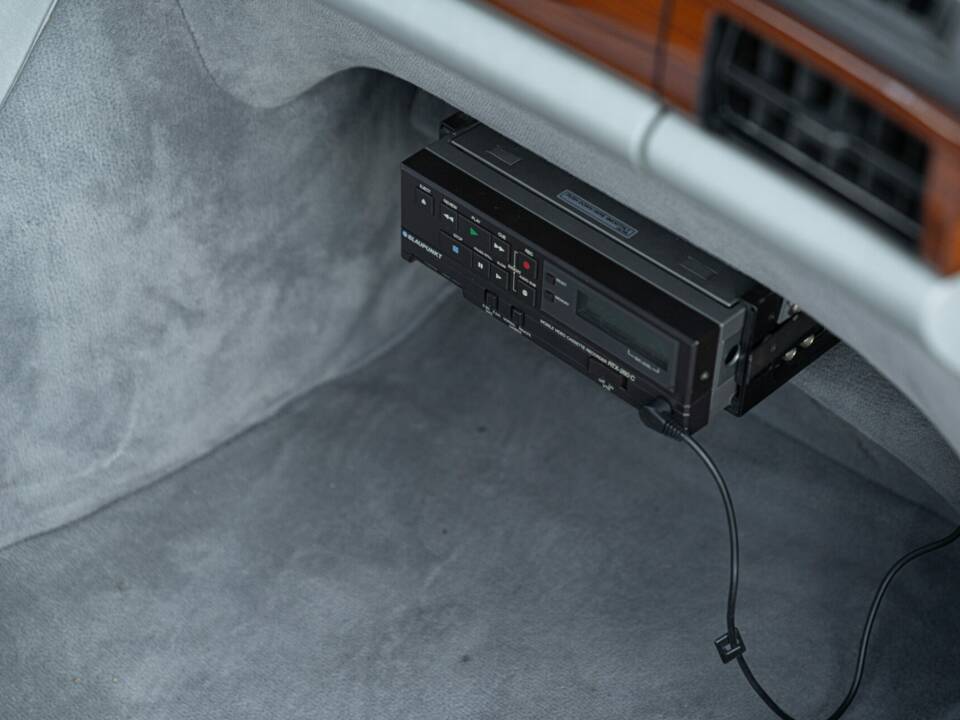 Image 47/50 of Mercedes-Benz 500 SEL (1985)