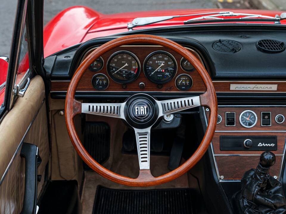 Image 19/28 of FIAT Dino Spider (1968)