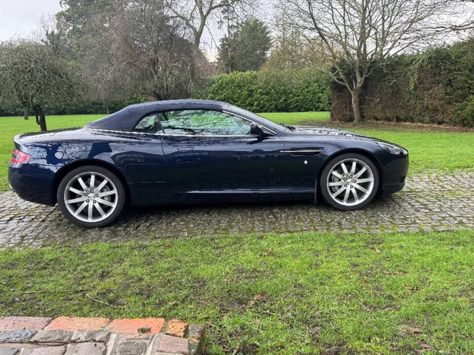 Image 16/48 of Aston Martin DB 9 Volante (2007)