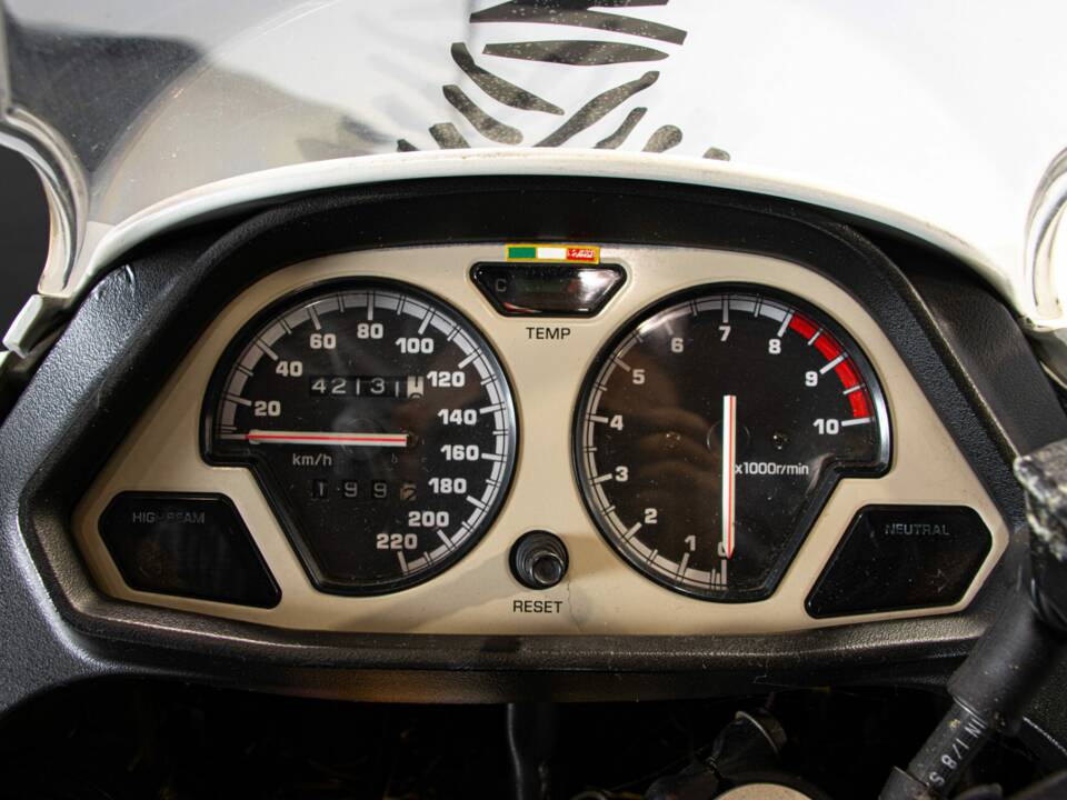 Image 33/35 de Yamaha XTZ 750 Super Ténéré (1989)